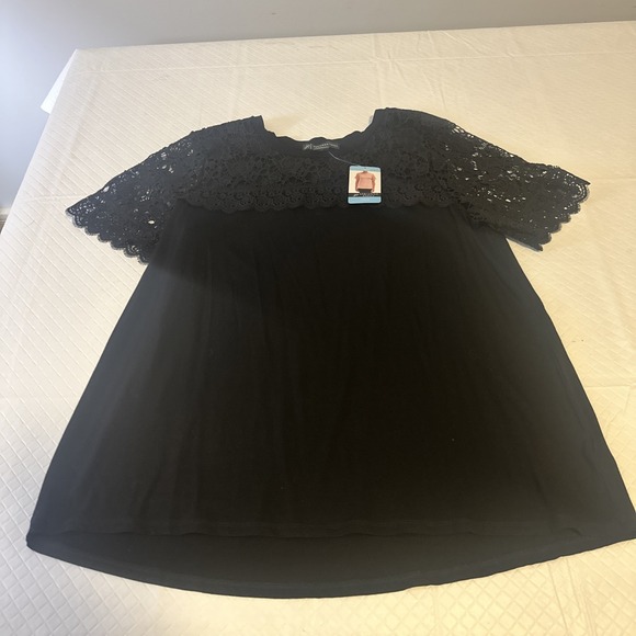 Adrianna Papell Tops - Adrianna Papell short sleeve black top lace sleeves  SZ L party romantic‎